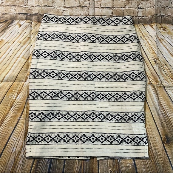 Ann Taylor Ivory Black Aztec Embroidered Striped Pencil Skirt - Picture 1 of 5